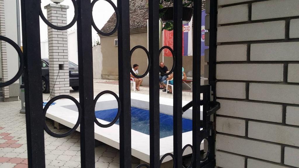 Guesthouse Vila Nova Morović Exterior foto